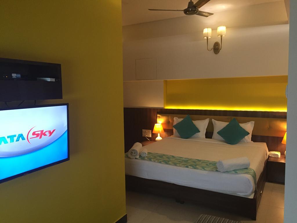 Luxtay Suites Bangalore Værelse billede