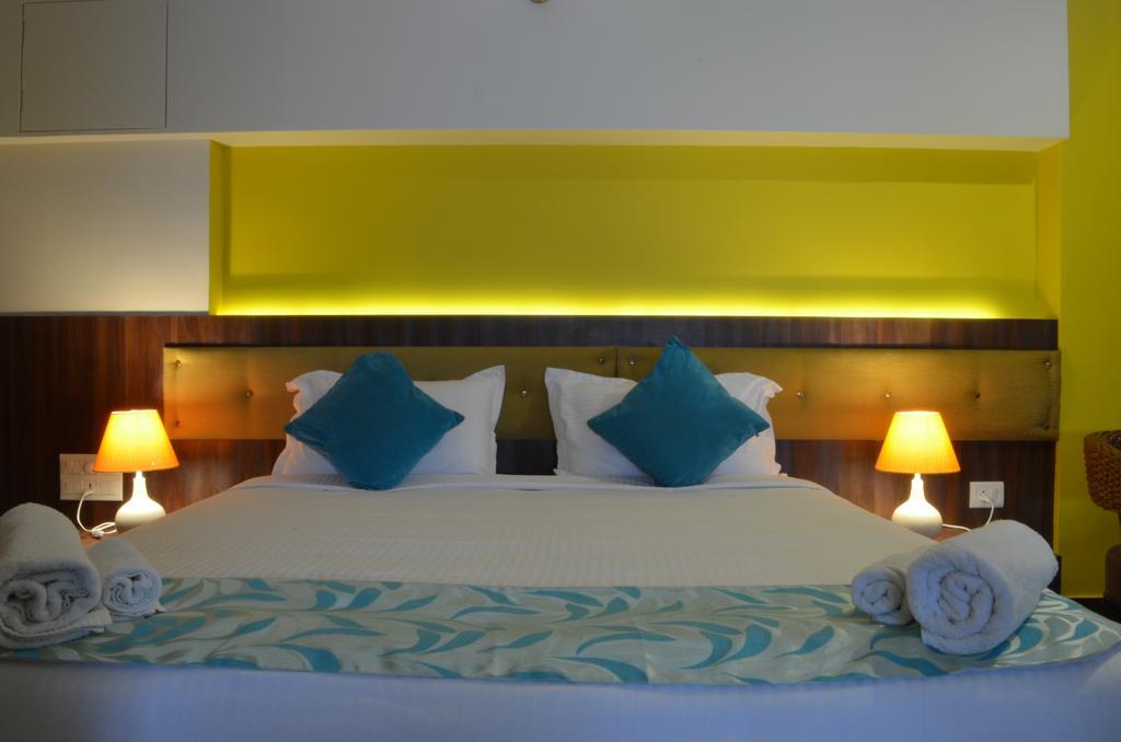 Luxtay Suites Bangalore Værelse billede